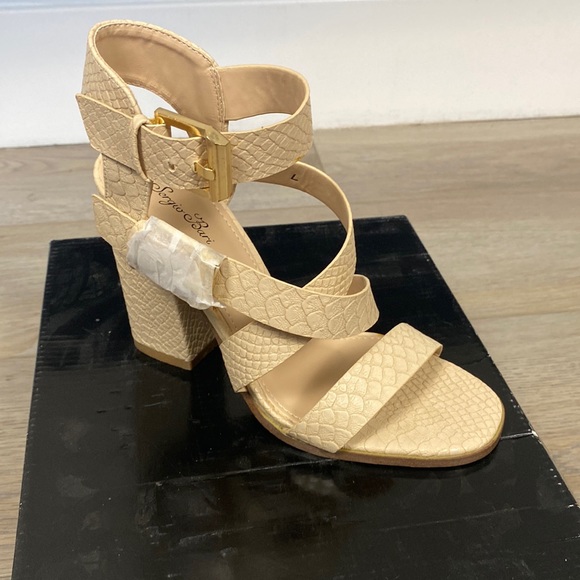 sergio bari Shoes - Sergio bari size 7 beige snakeskin heel sandal